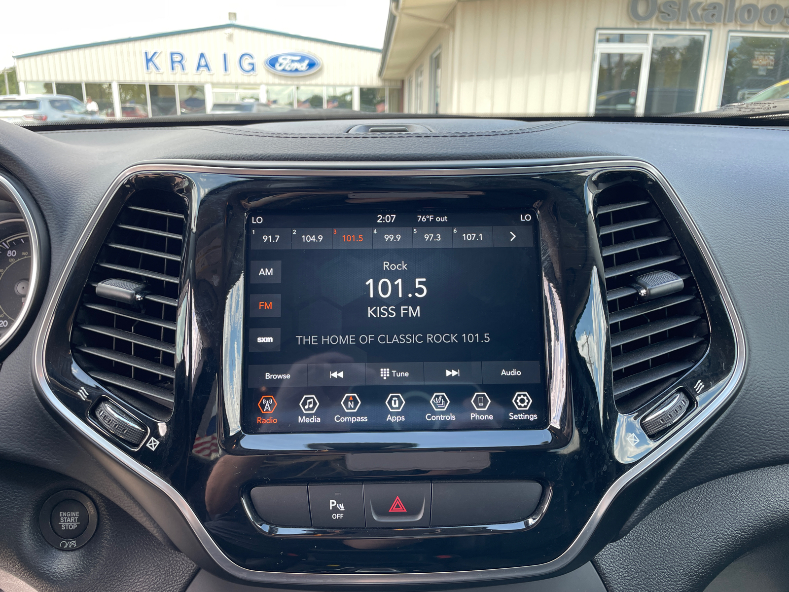 2019 Jeep Cherokee Limited 19