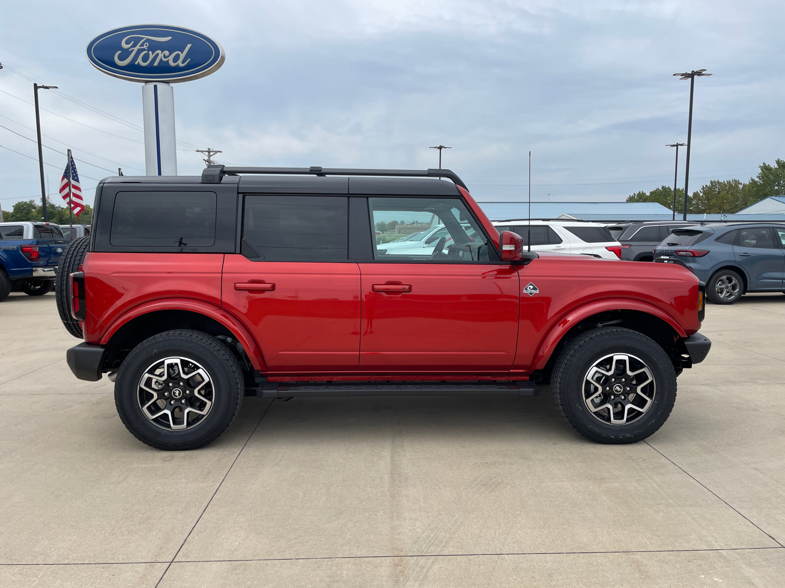 2024 Ford Bronco Outer Banks 8