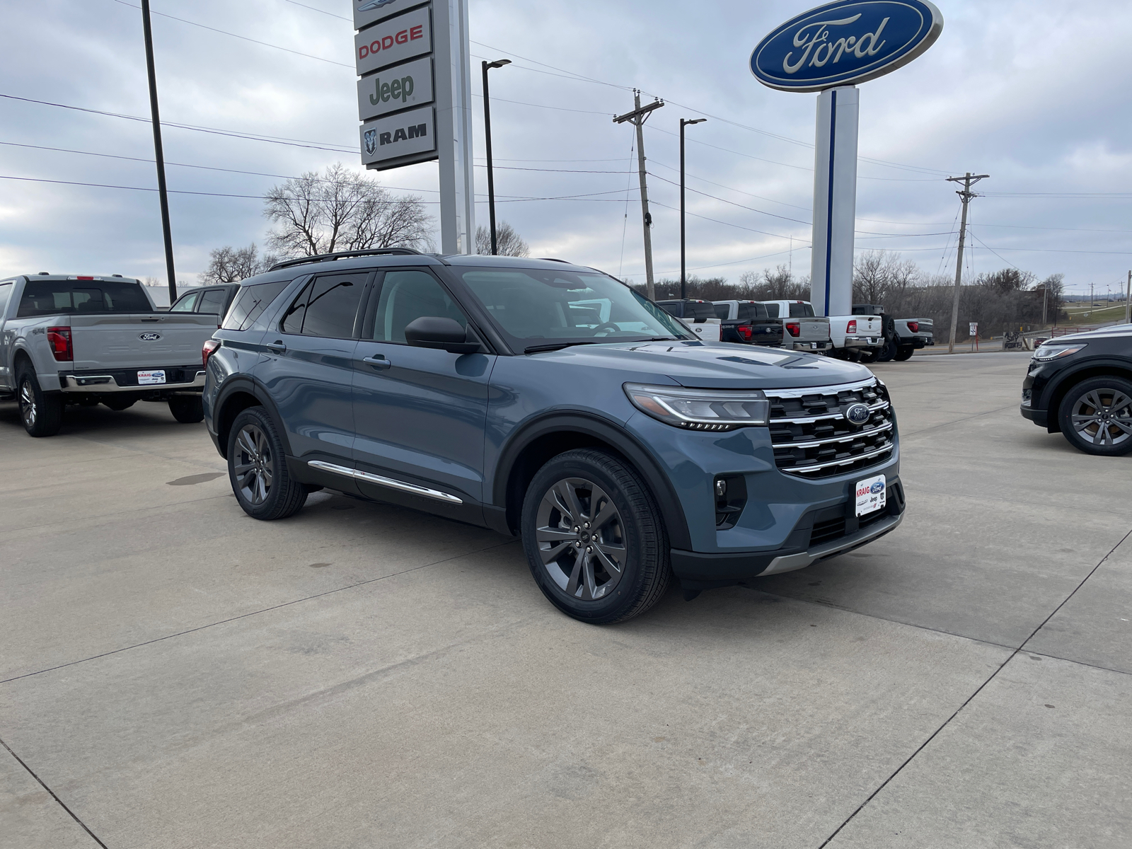 2025 Ford Explorer Active 1