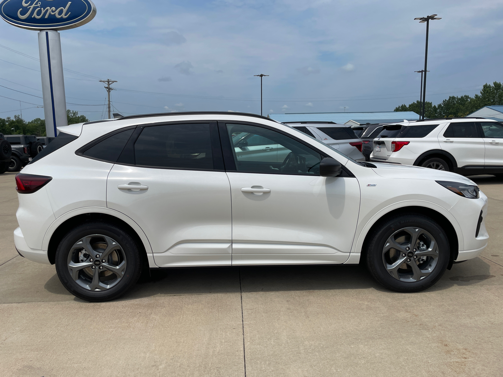 2024 Ford Escape ST-Line 8