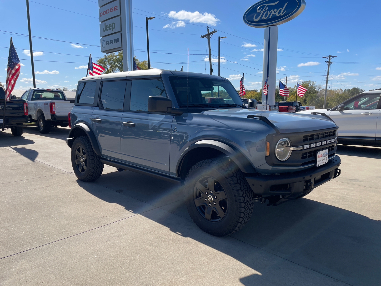 2024 Ford Bronco Black Diamond 1