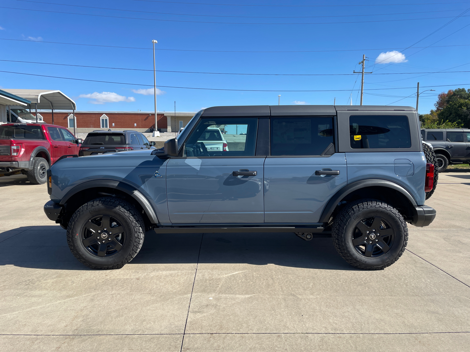 2024 Ford Bronco Black Diamond 4