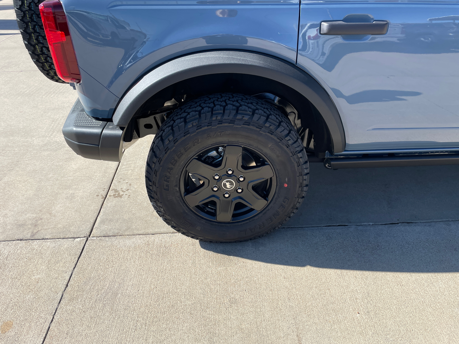 2024 Ford Bronco Black Diamond 11