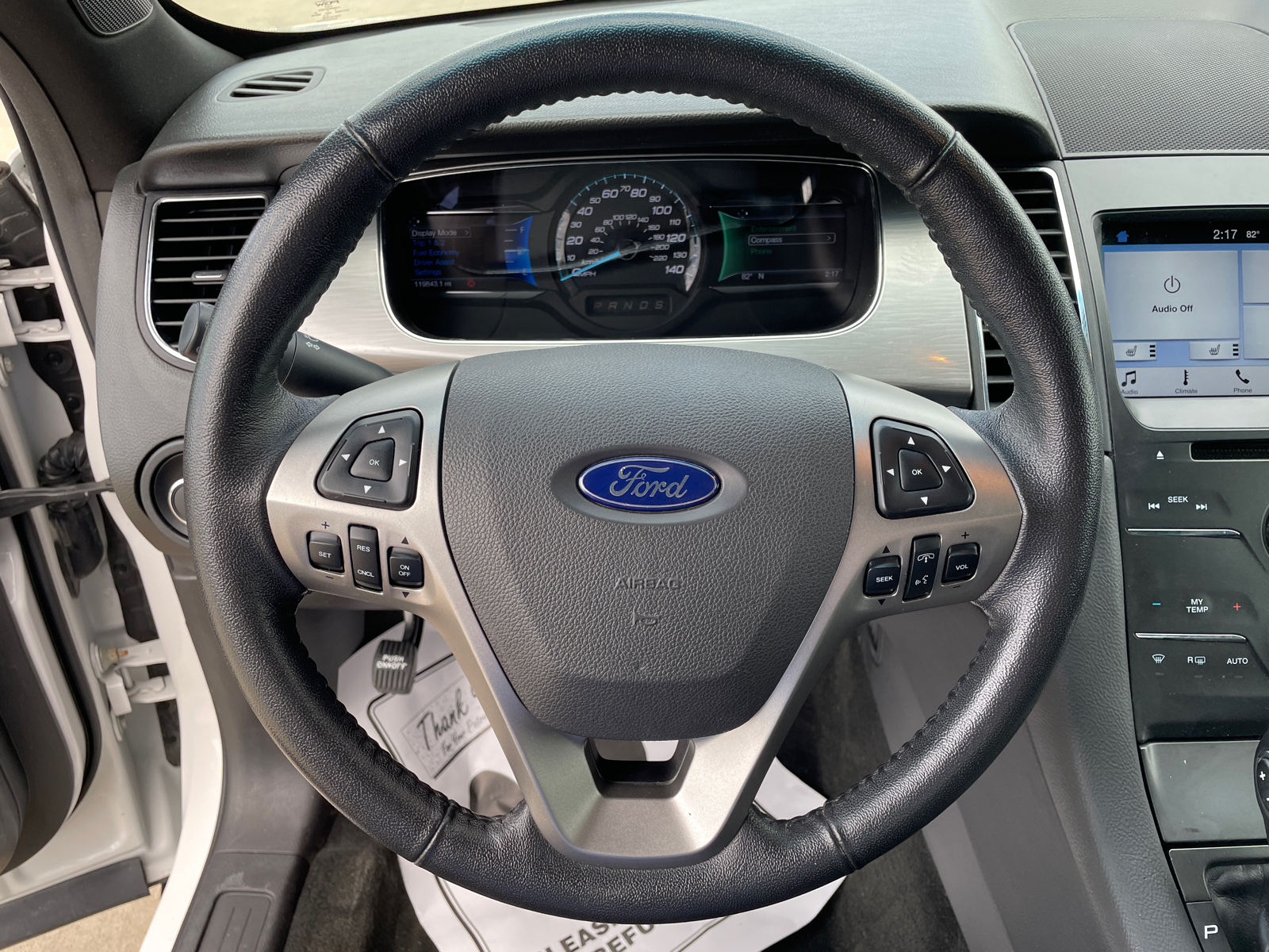 2016 Ford Taurus SEL 14
