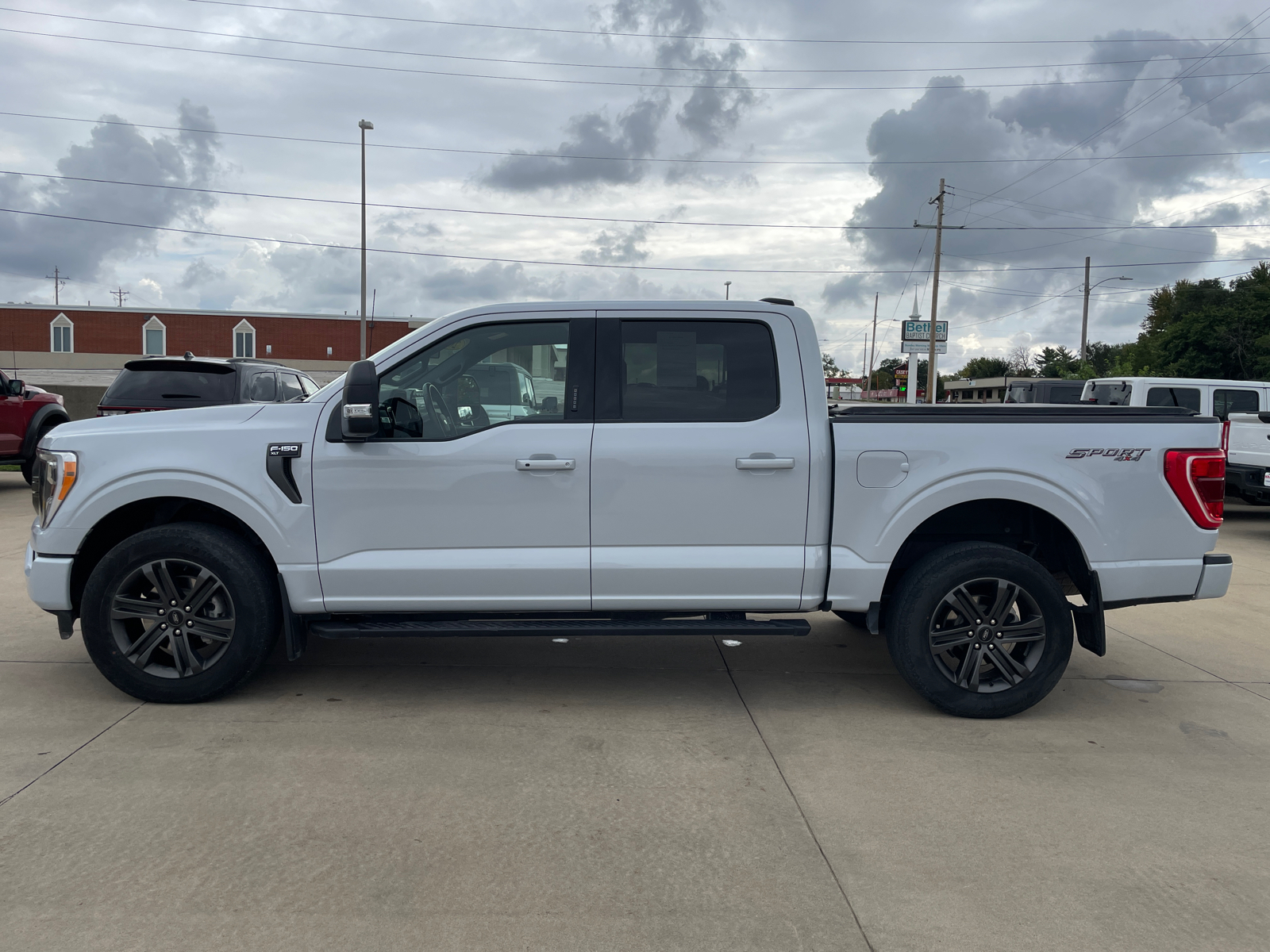 2022 Ford F-150 XLT 4