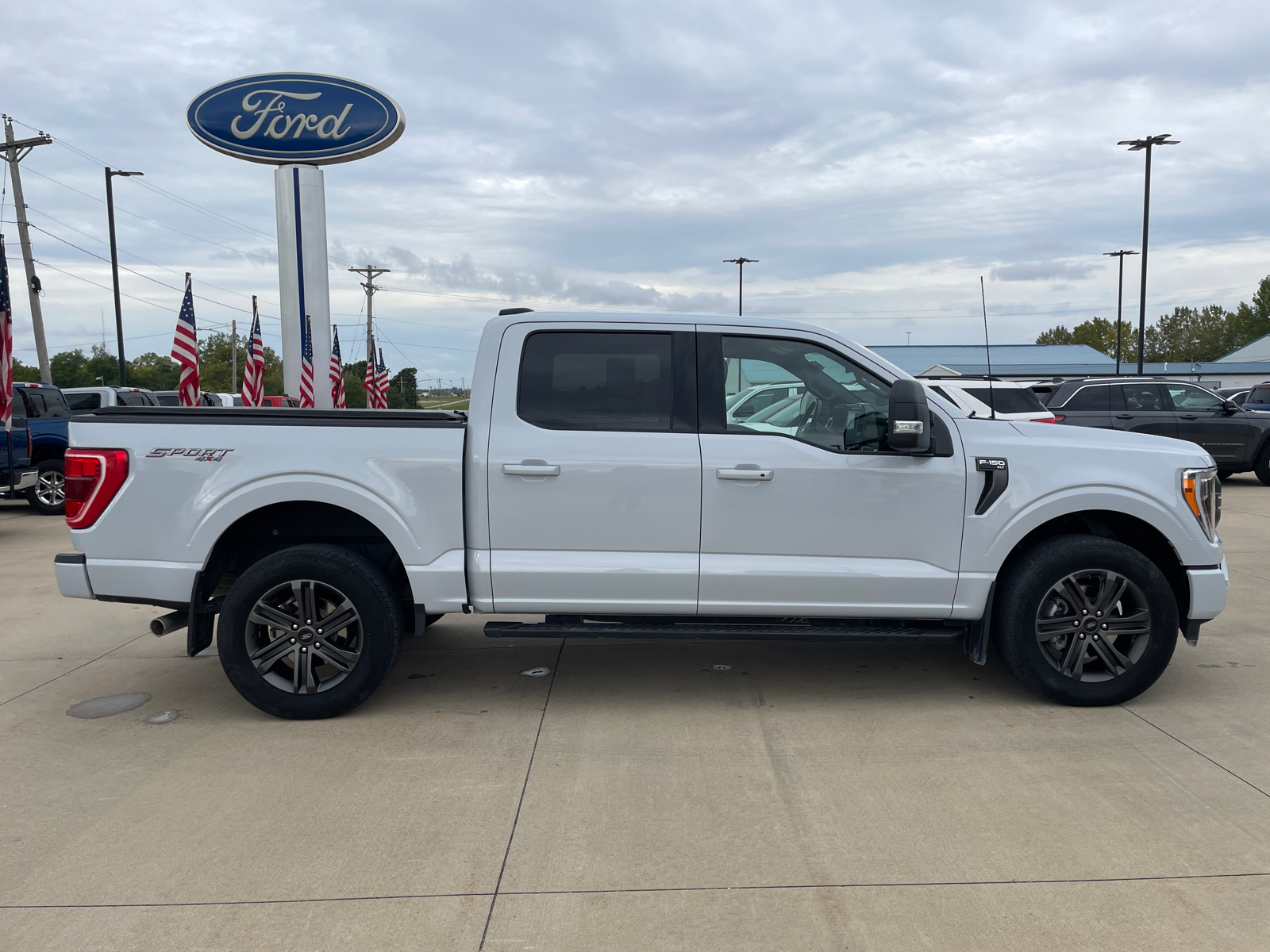 2022 Ford F-150 XLT 8