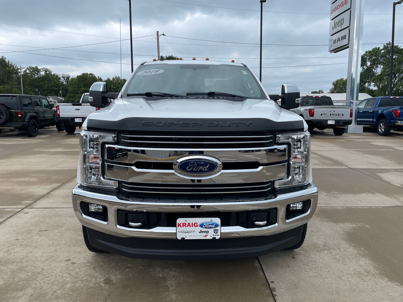 2019 Ford F-350SD Lariat 2