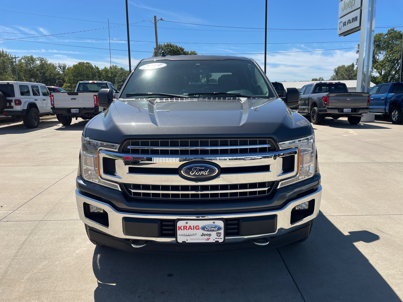 2019 Ford F-150 XLT 2