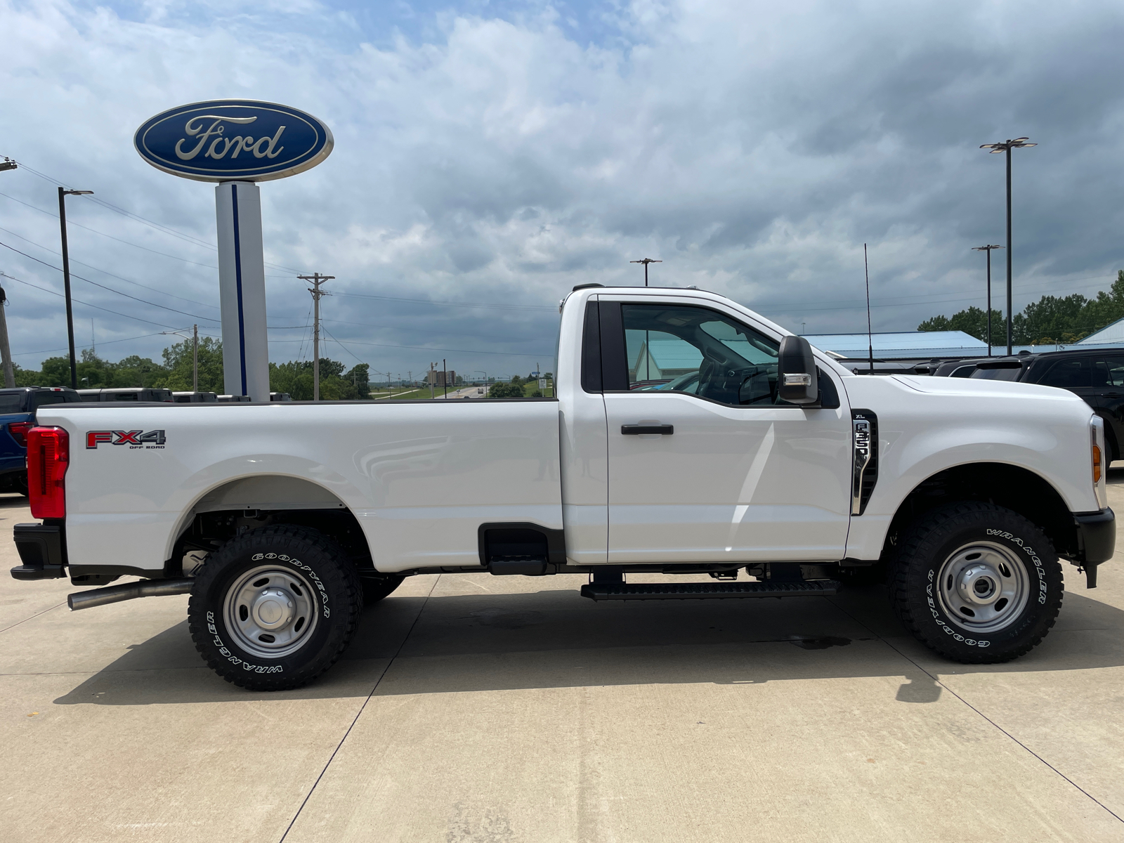 2024 Ford F-350SD XL 8