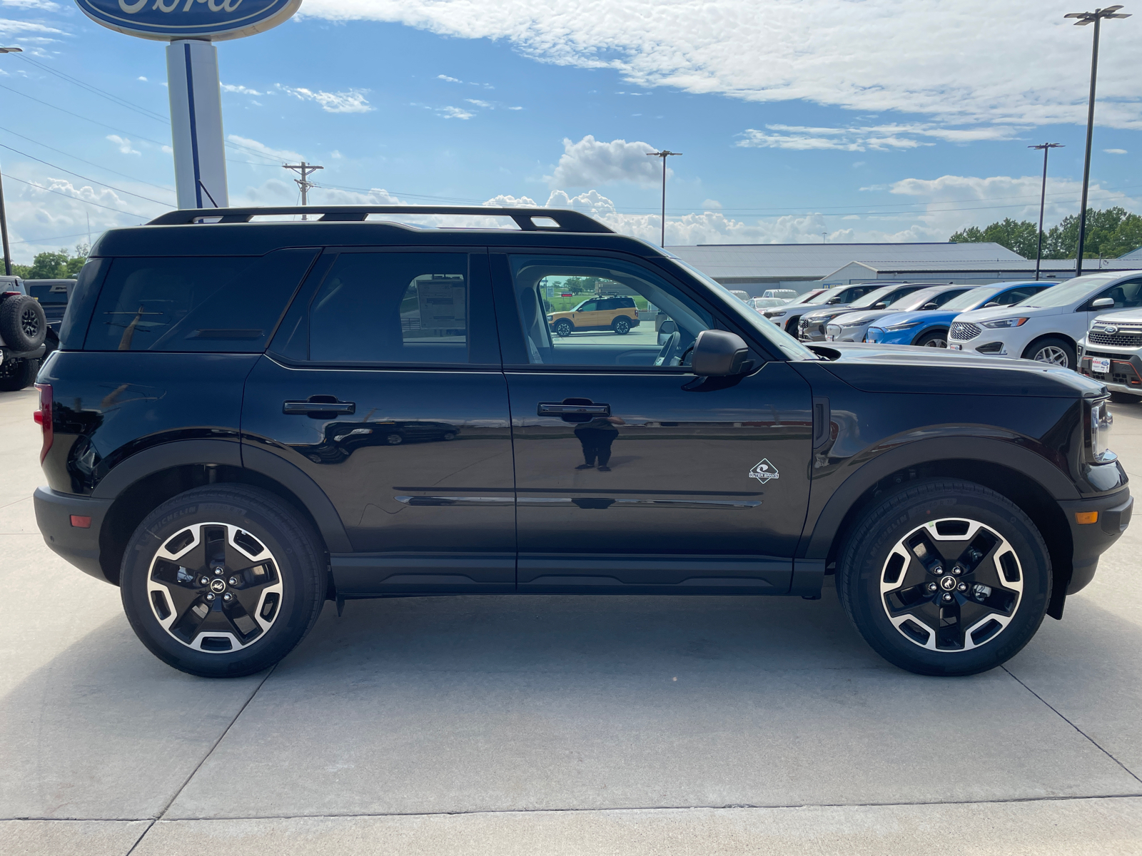 2024 Ford Bronco Sport Outer Banks 8