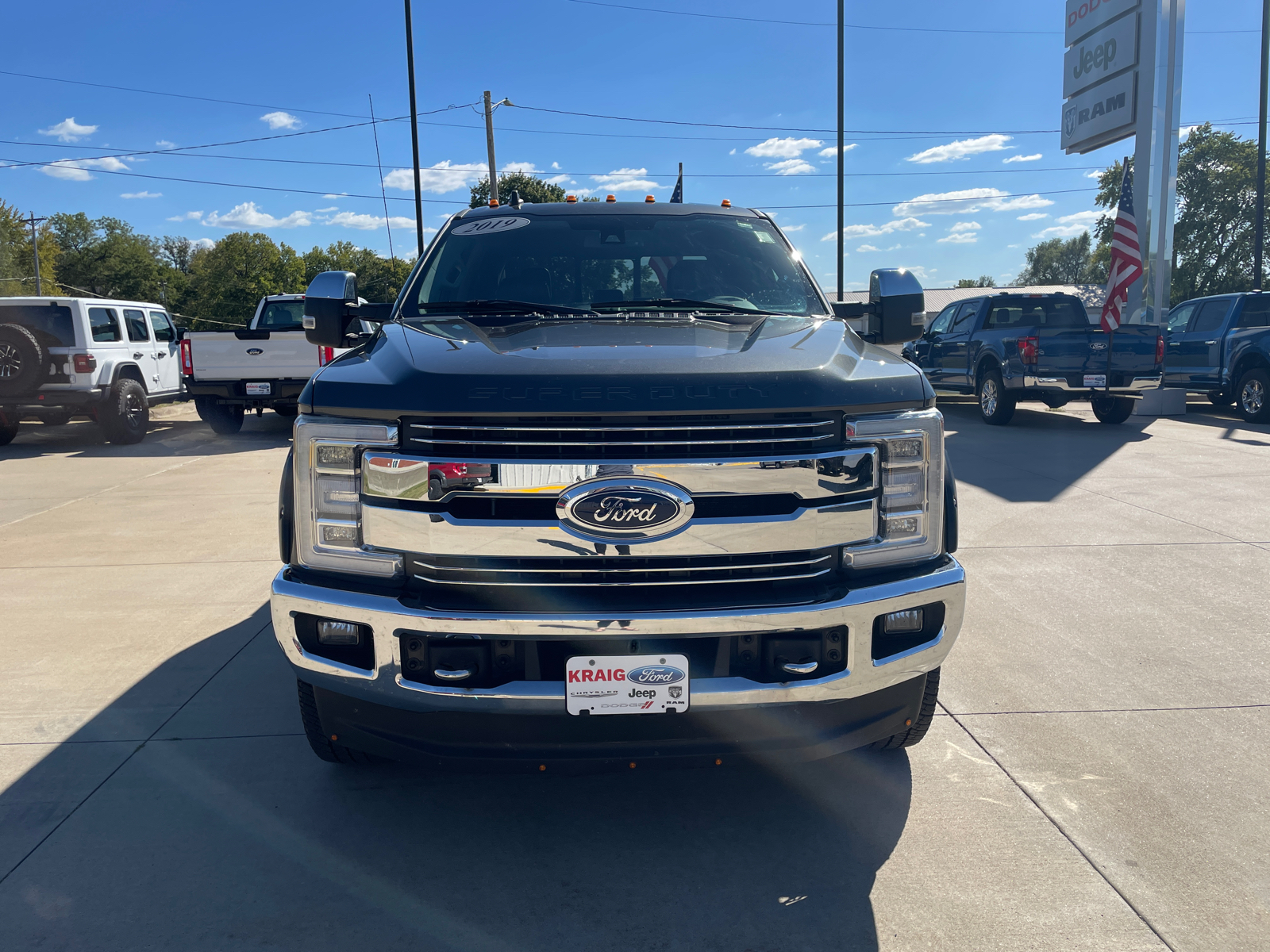 2019 Ford F-250SD Lariat 2