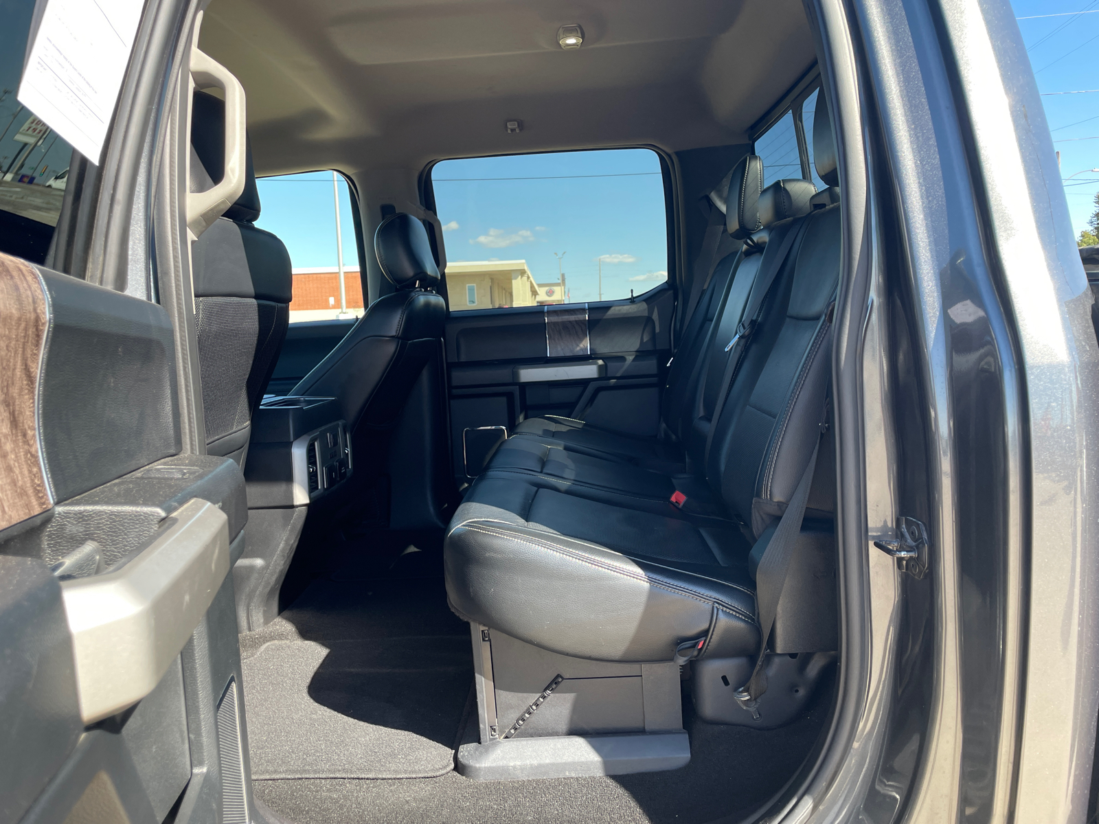 2019 Ford F-250SD Lariat 26