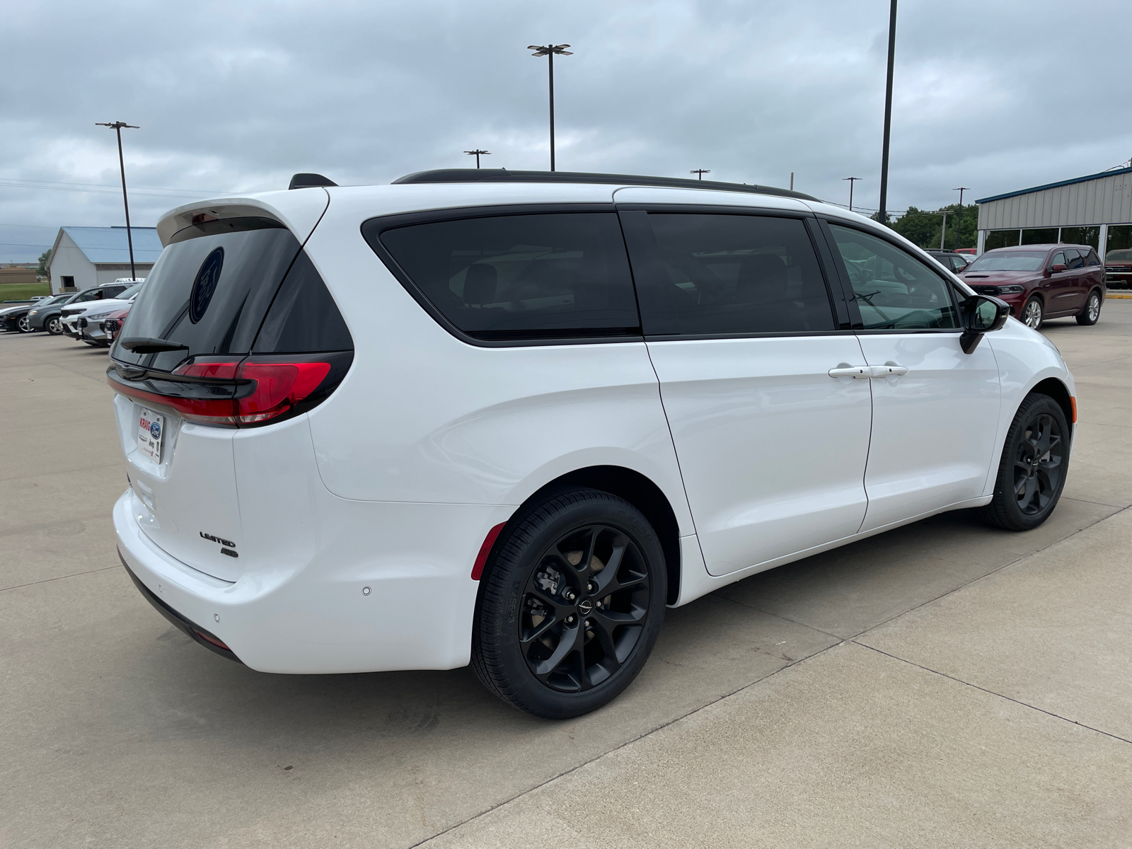 2024 Chrysler Pacifica Limited 7