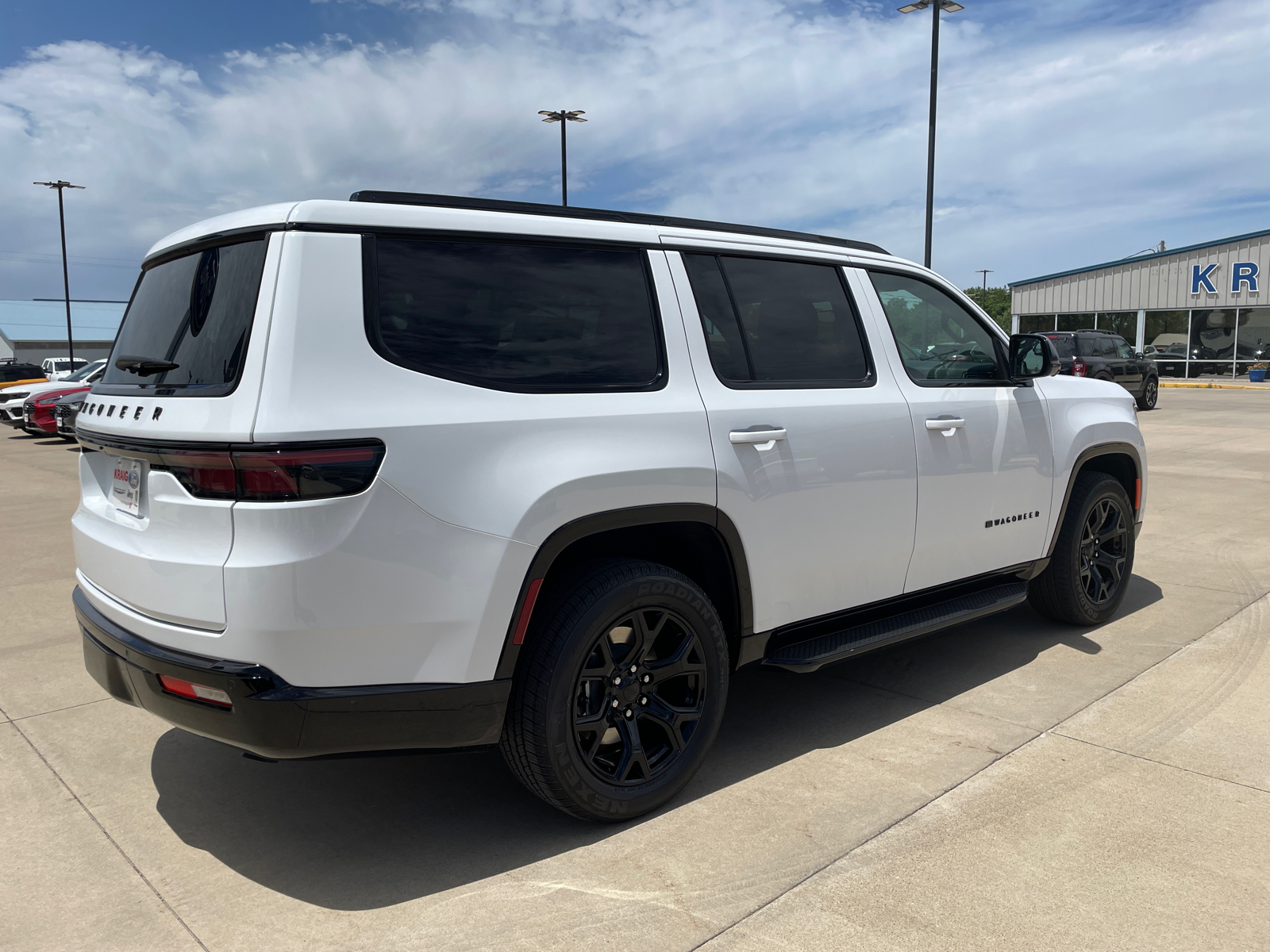 2024 Jeep Wagoneer Series II 7