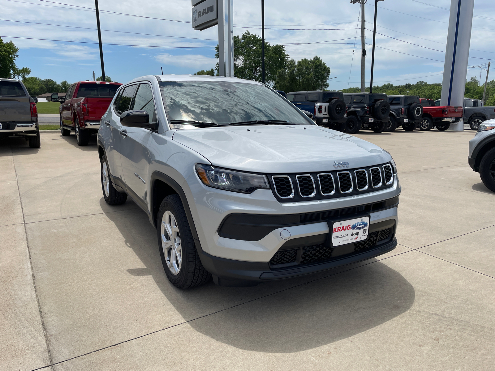 2024 Jeep Compass Sport 1