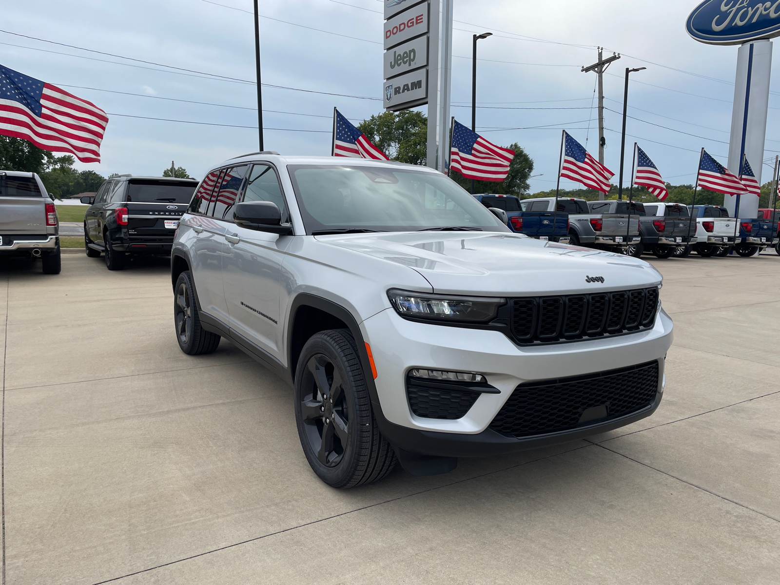 2024 Jeep Grand Cherokee Limited 1