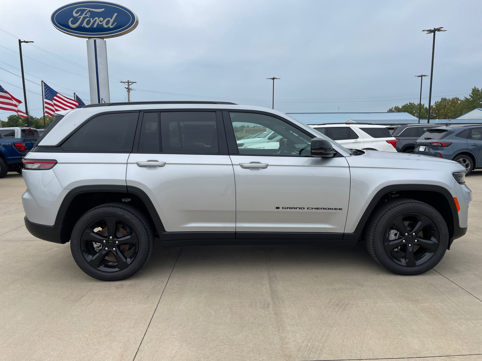 2024 Jeep Grand Cherokee Limited 8