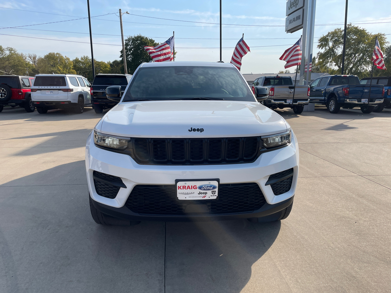 2025 Jeep Grand Cherokee  2