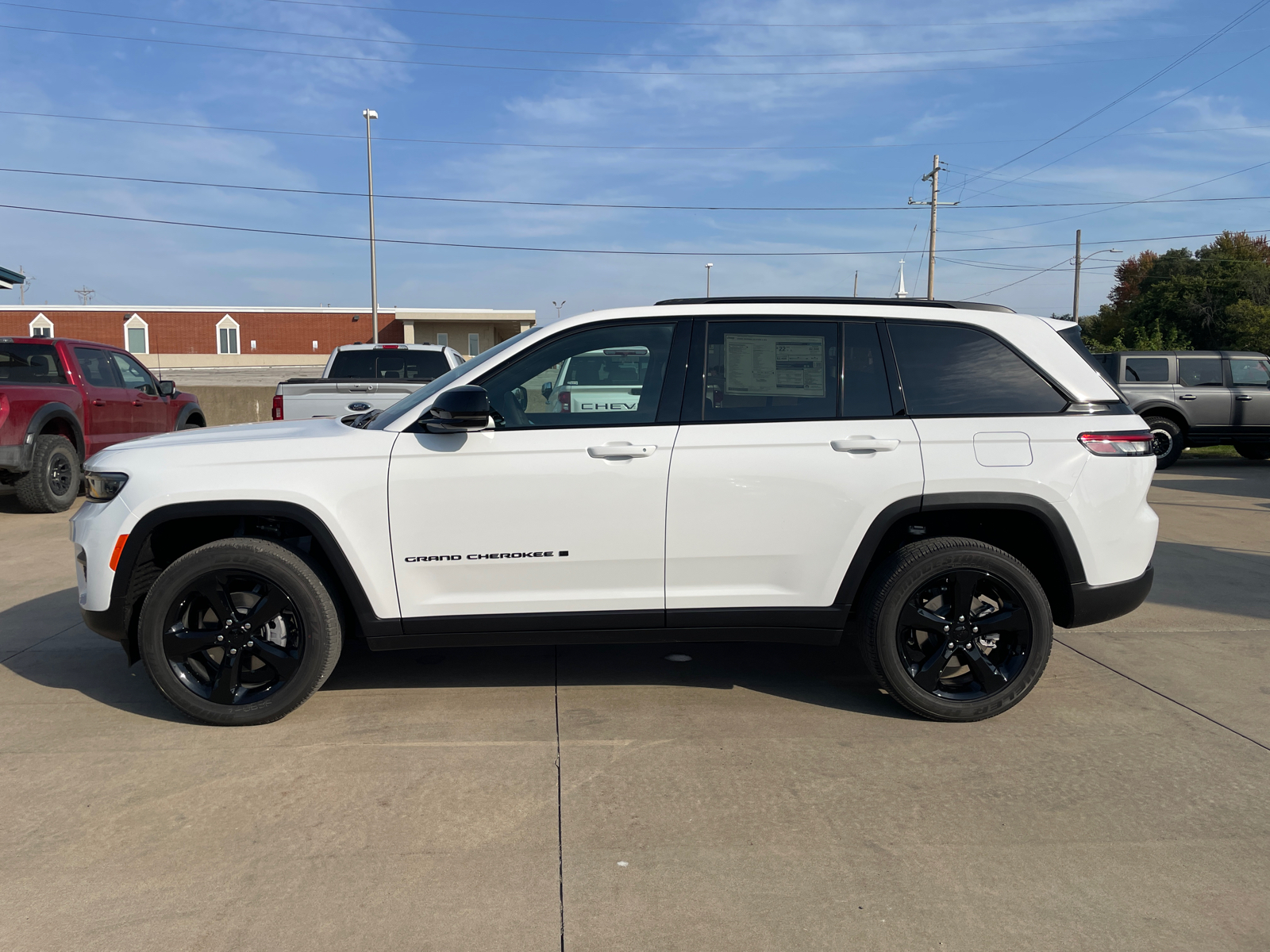 2025 Jeep Grand Cherokee  4