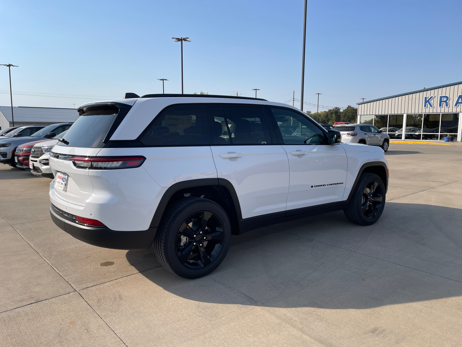 2025 Jeep Grand Cherokee  7