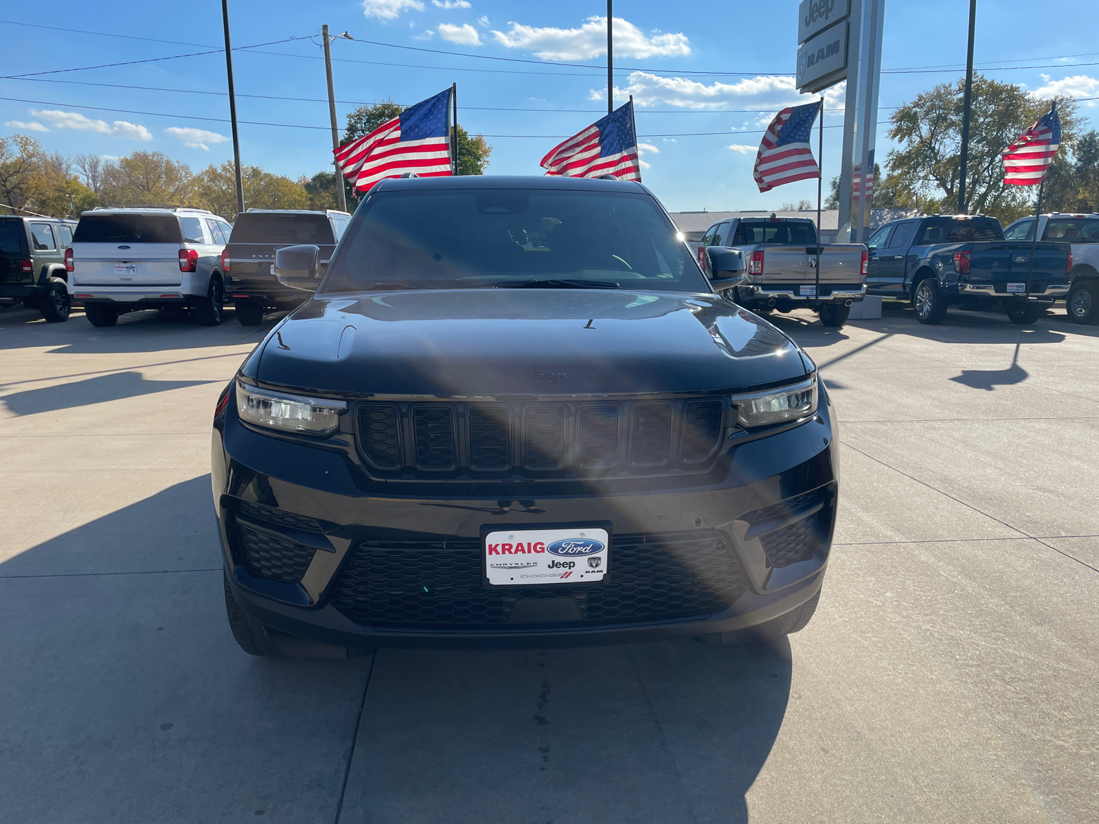 2025 Jeep Grand Cherokee  2