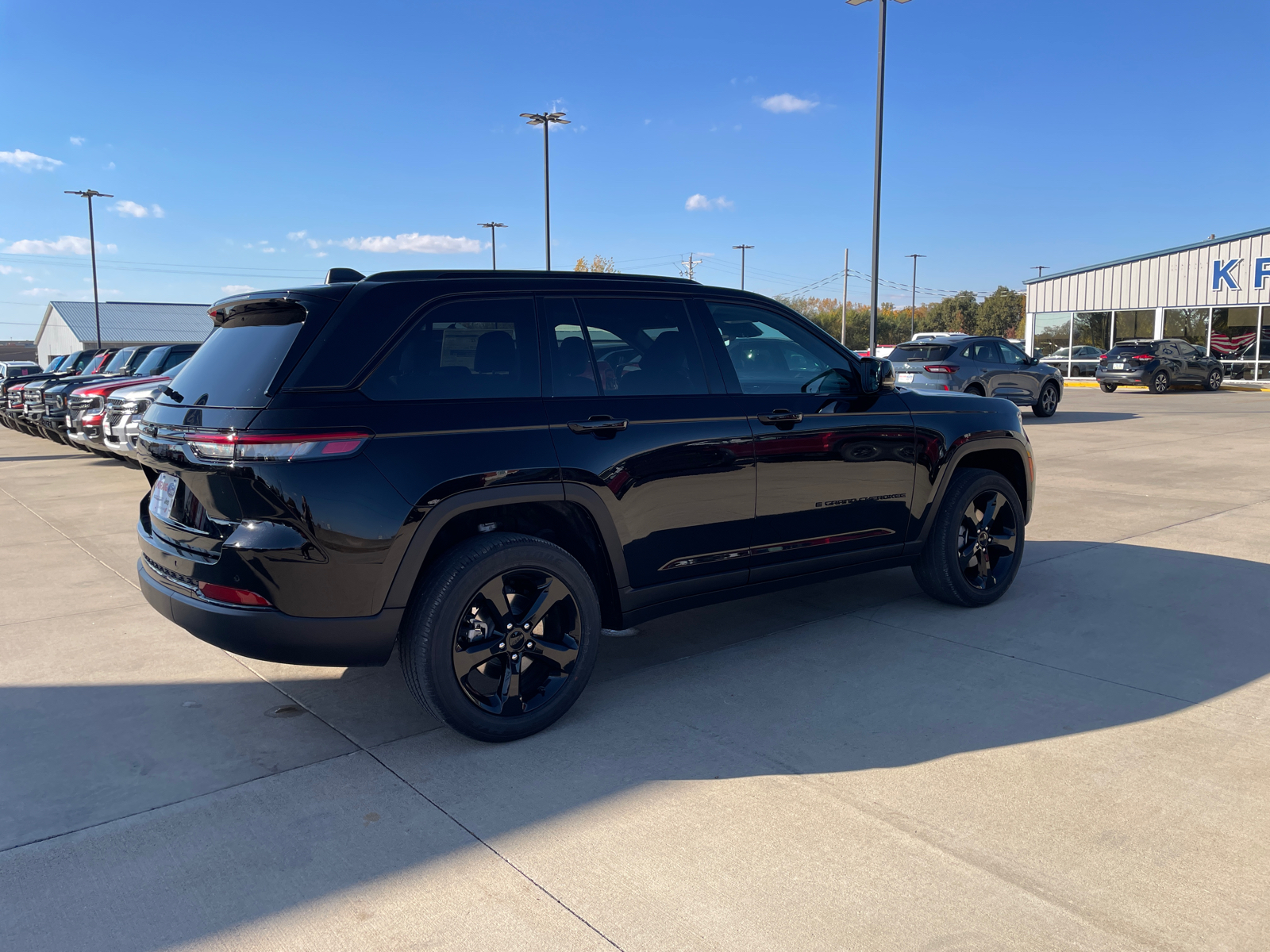 2025 Jeep Grand Cherokee  7