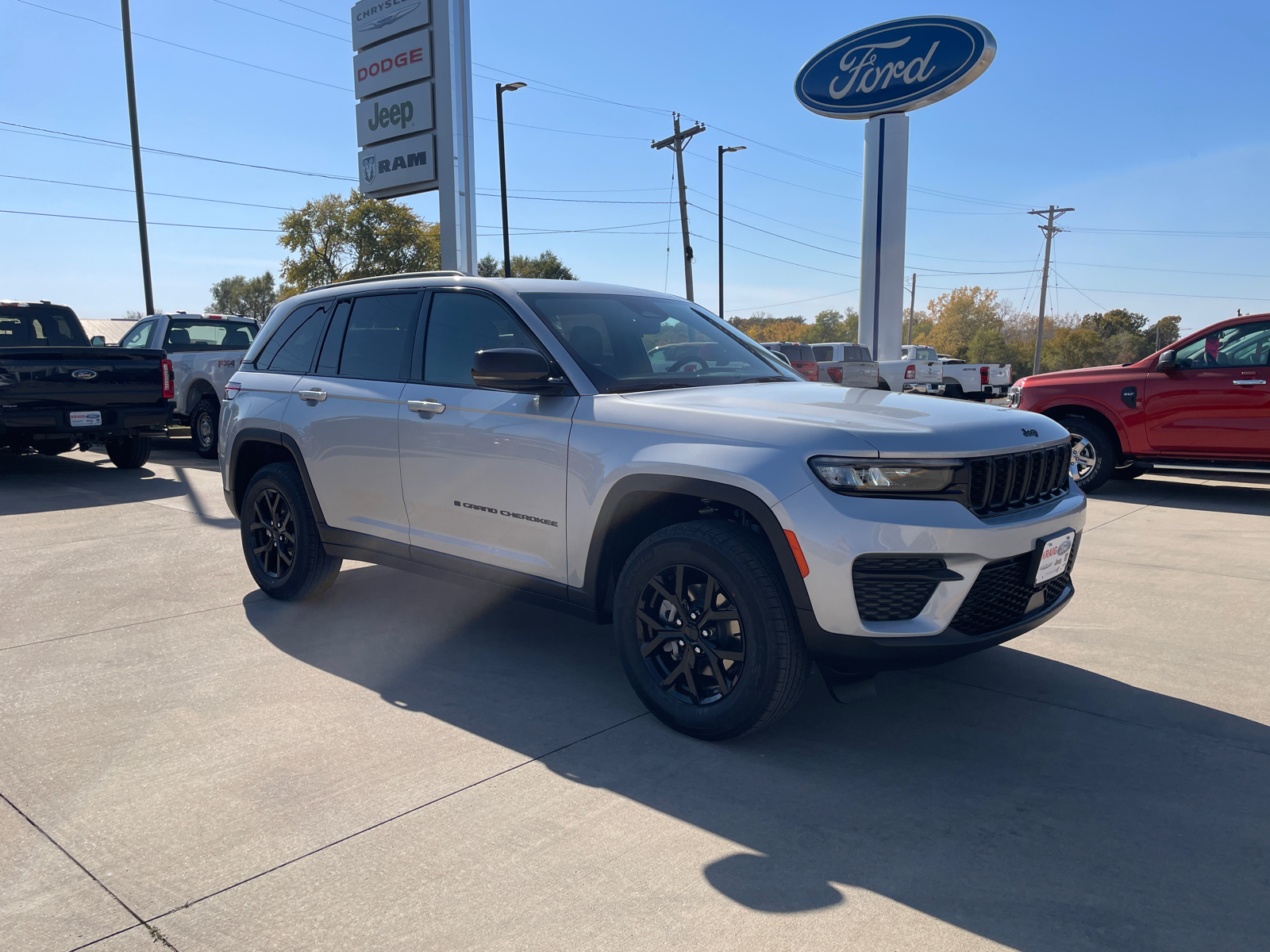 2025 Jeep Grand Cherokee  1