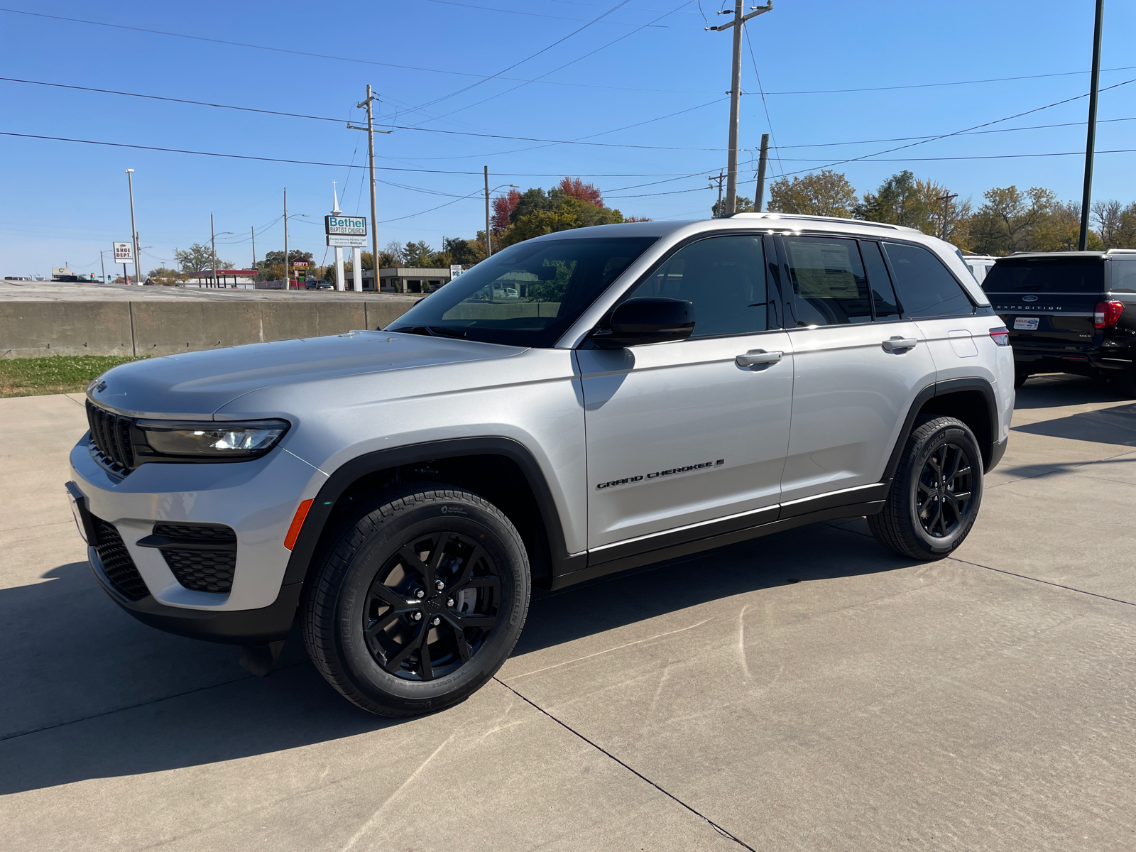 2025 Jeep Grand Cherokee  3