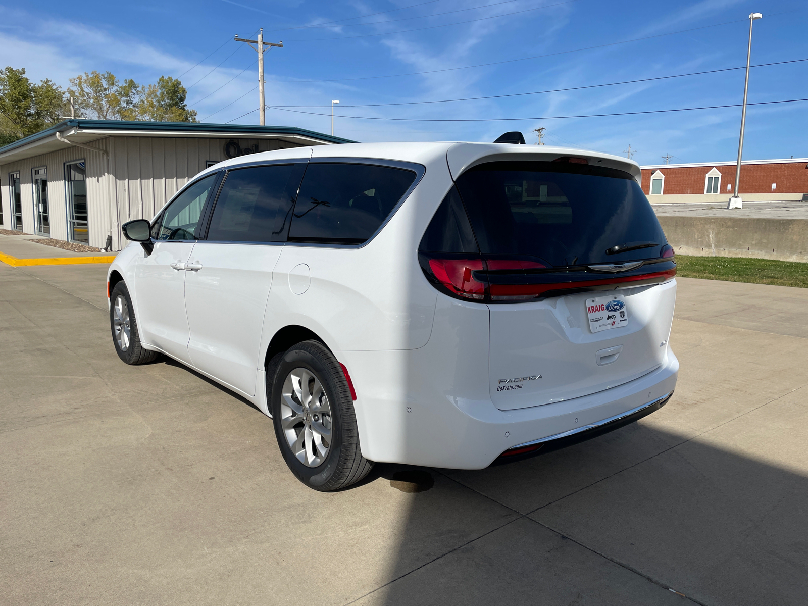 2025 Chrysler Pacifica  5