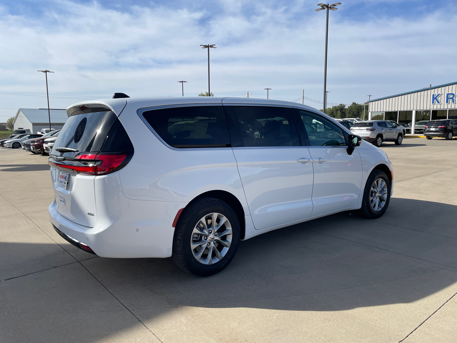 2025 Chrysler Pacifica  7