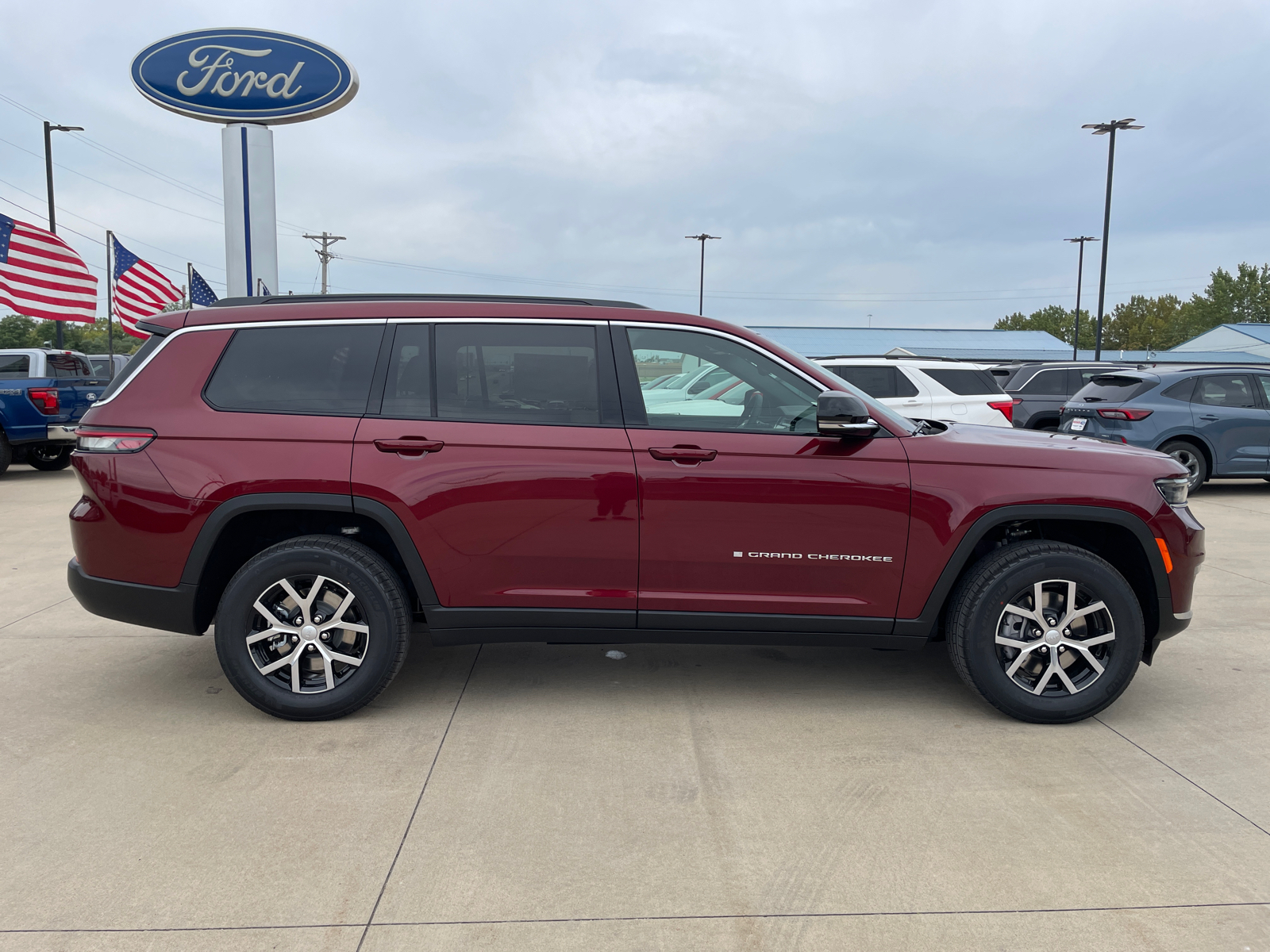 2025 Jeep Grand Cherokee L Limited 8