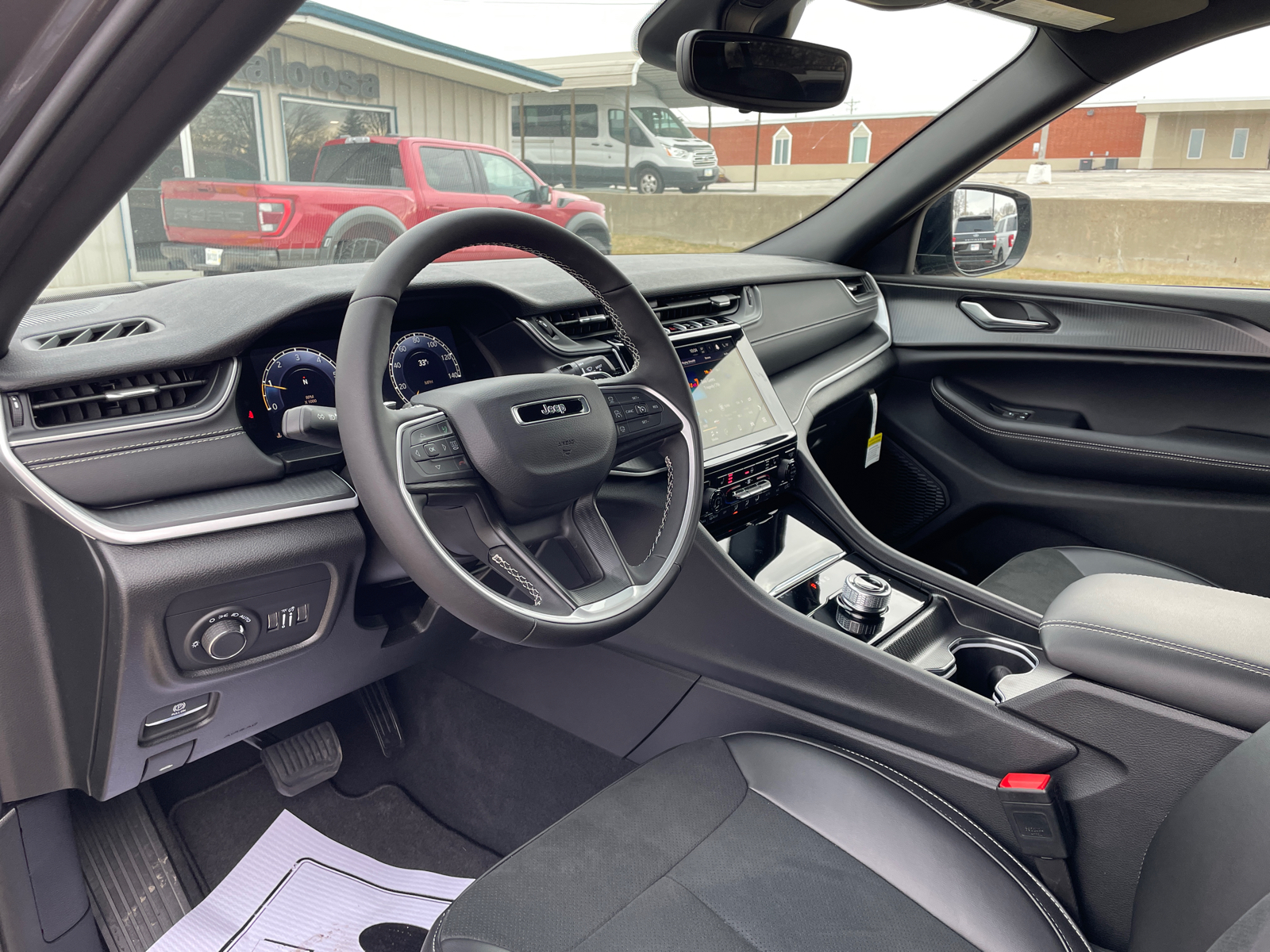 2025 Jeep Grand Cherokee L Altitude X 13