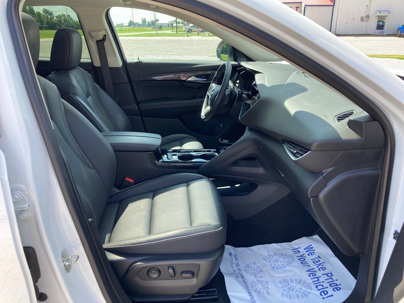 2021 Buick Envision Essence 33