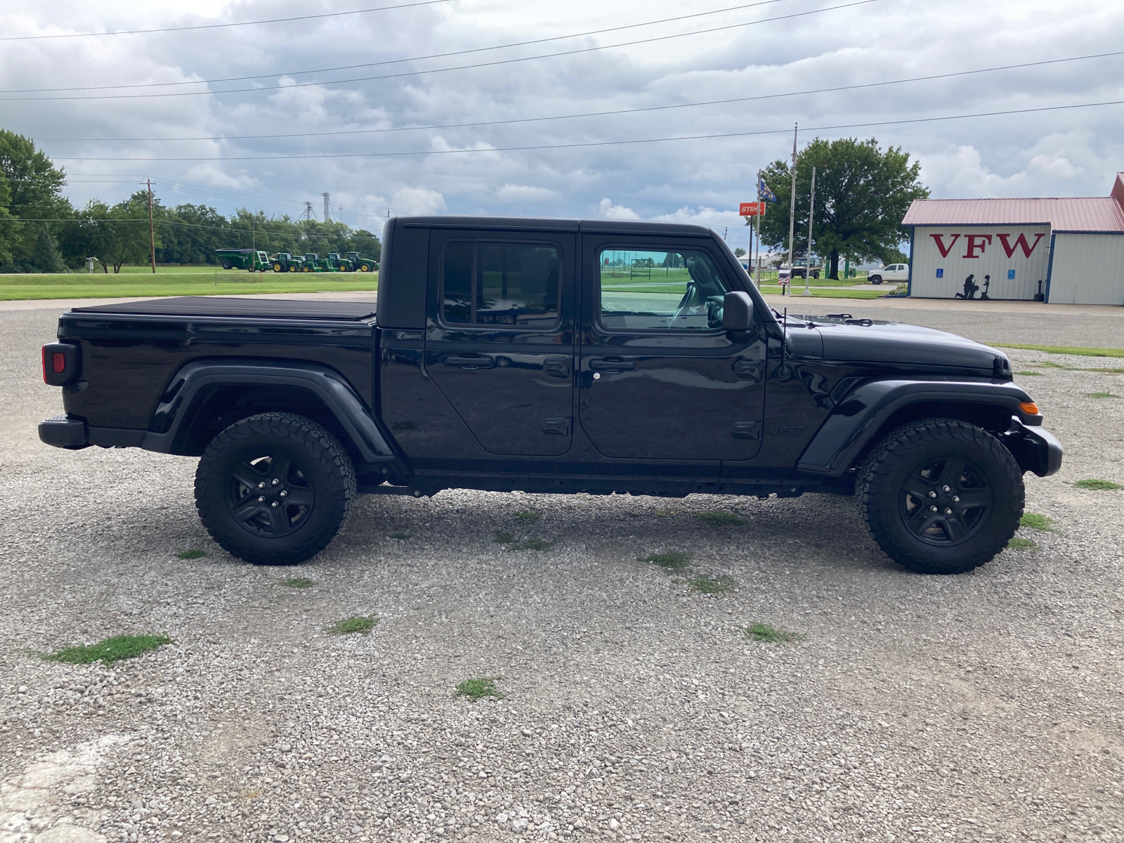 2021 Jeep Gladiator Sport 3