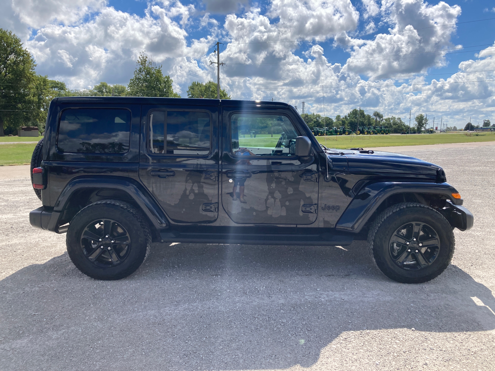 2021 Jeep Wrangler Unlimited Sahara Altitude 3