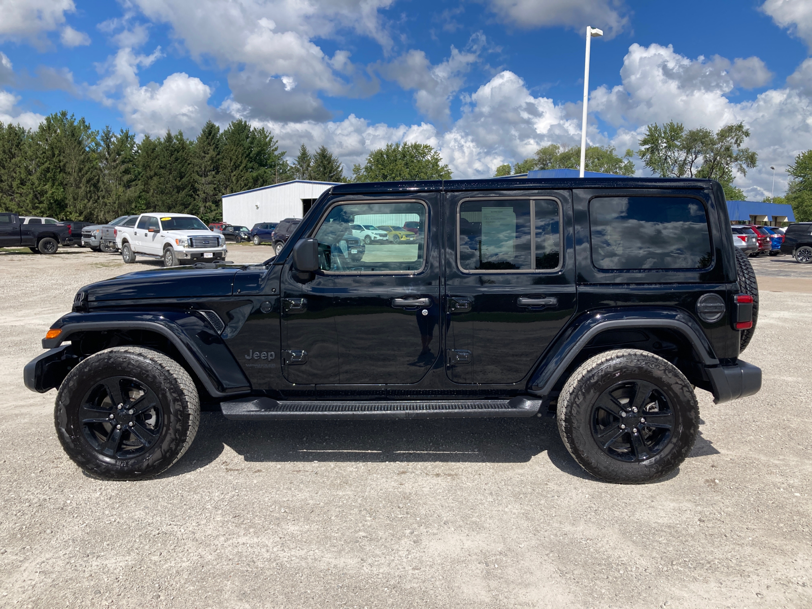 2021 Jeep Wrangler Unlimited Sahara Altitude 5