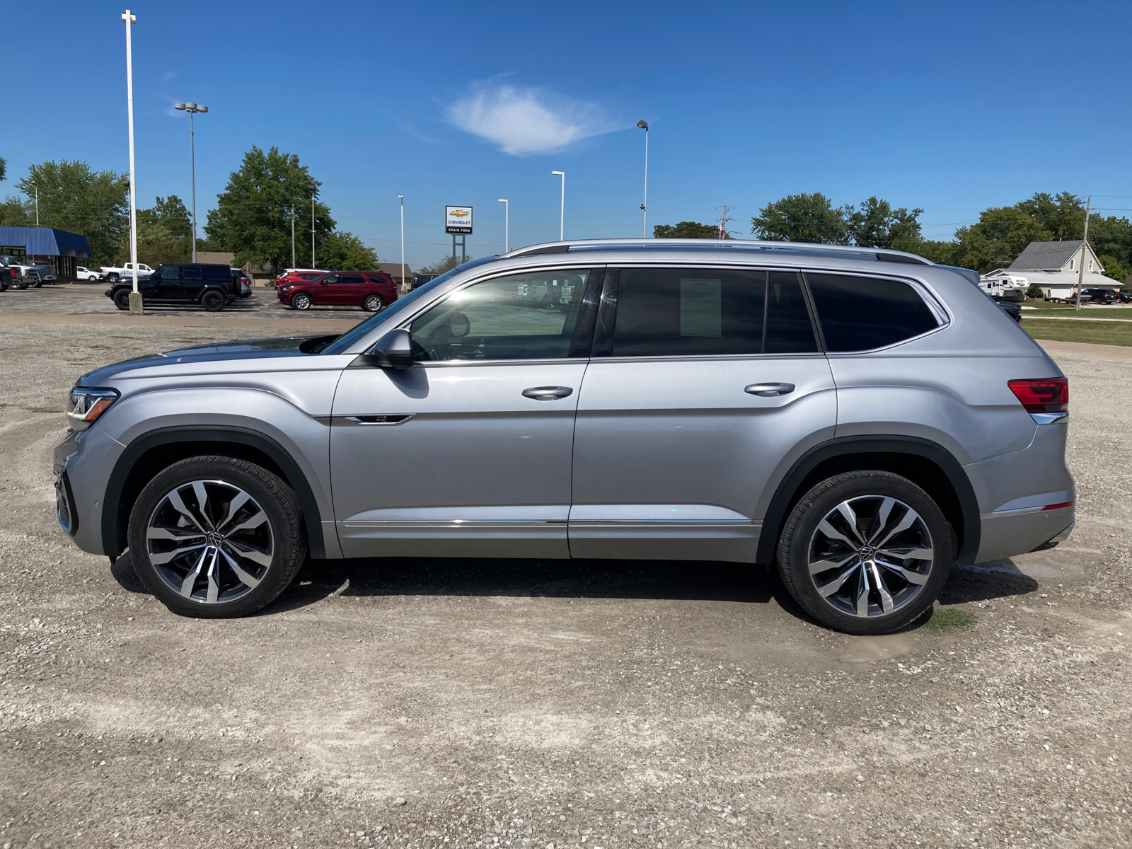 2023 Volkswagen Atlas 3.6L V6 SEL Premium R-Line 5