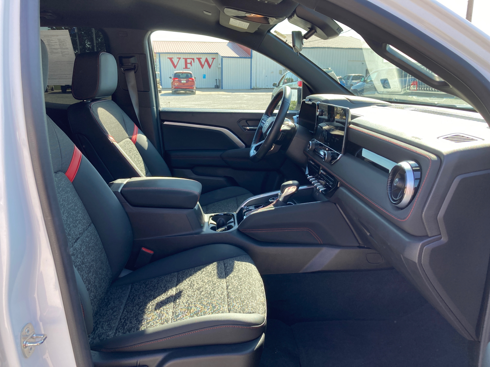 2023 Chevrolet Colorado Z71 32