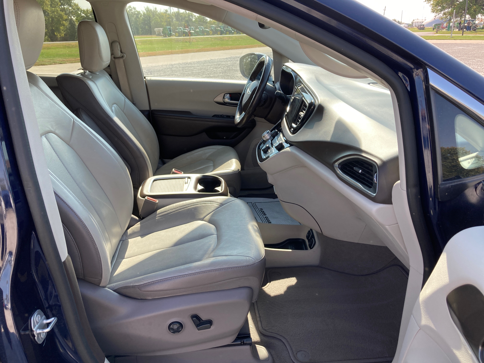 2019 Chrysler Pacifica Touring L Plus 37