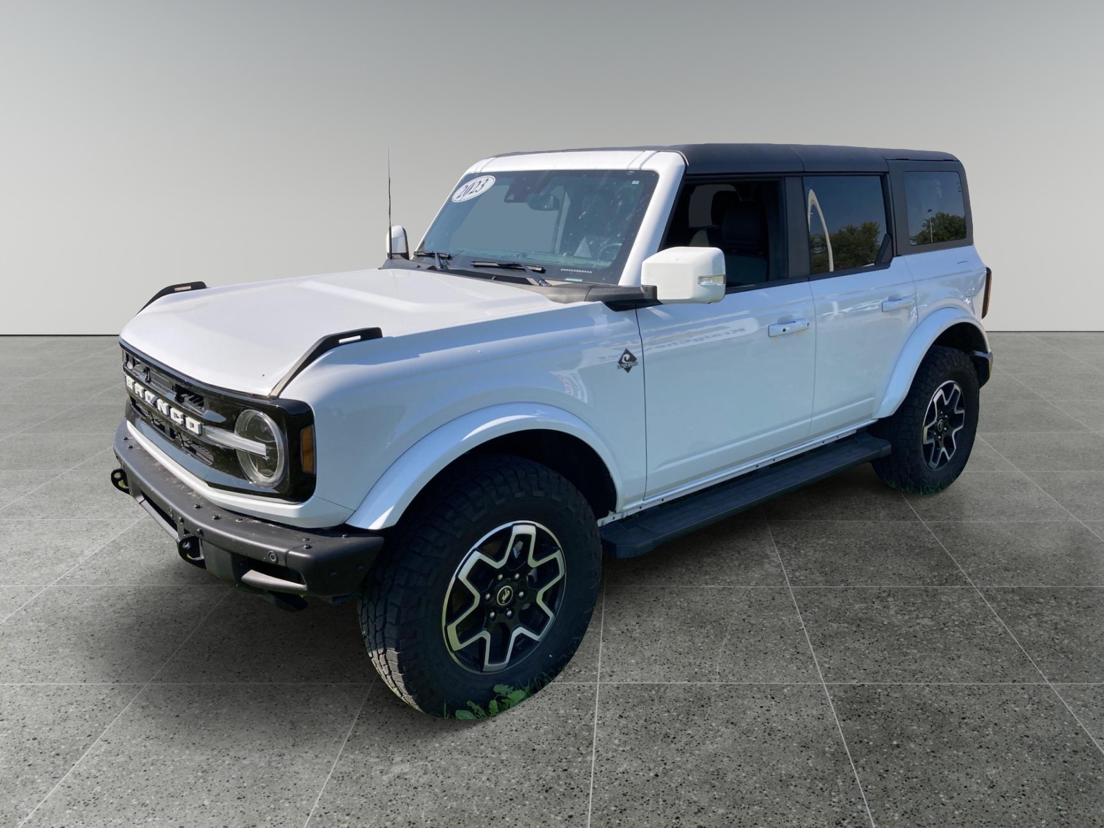 2023 Ford Bronco Outer Banks 2