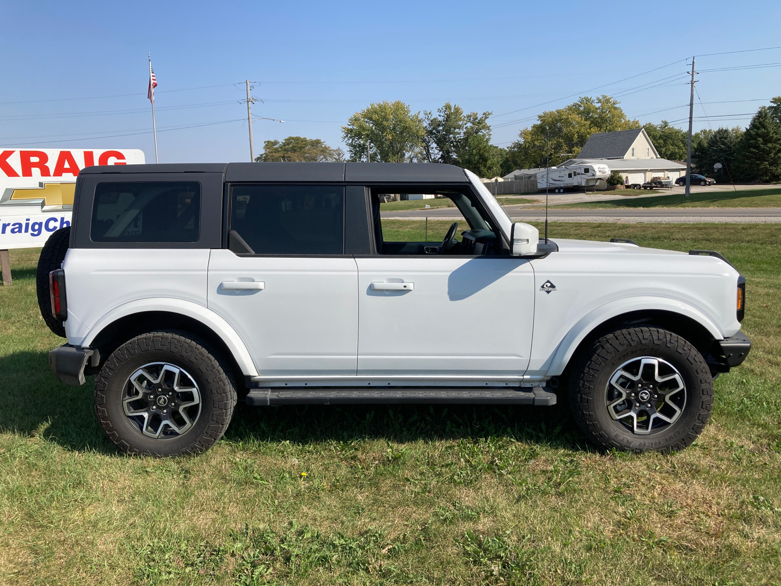 2023 Ford Bronco Outer Banks 3