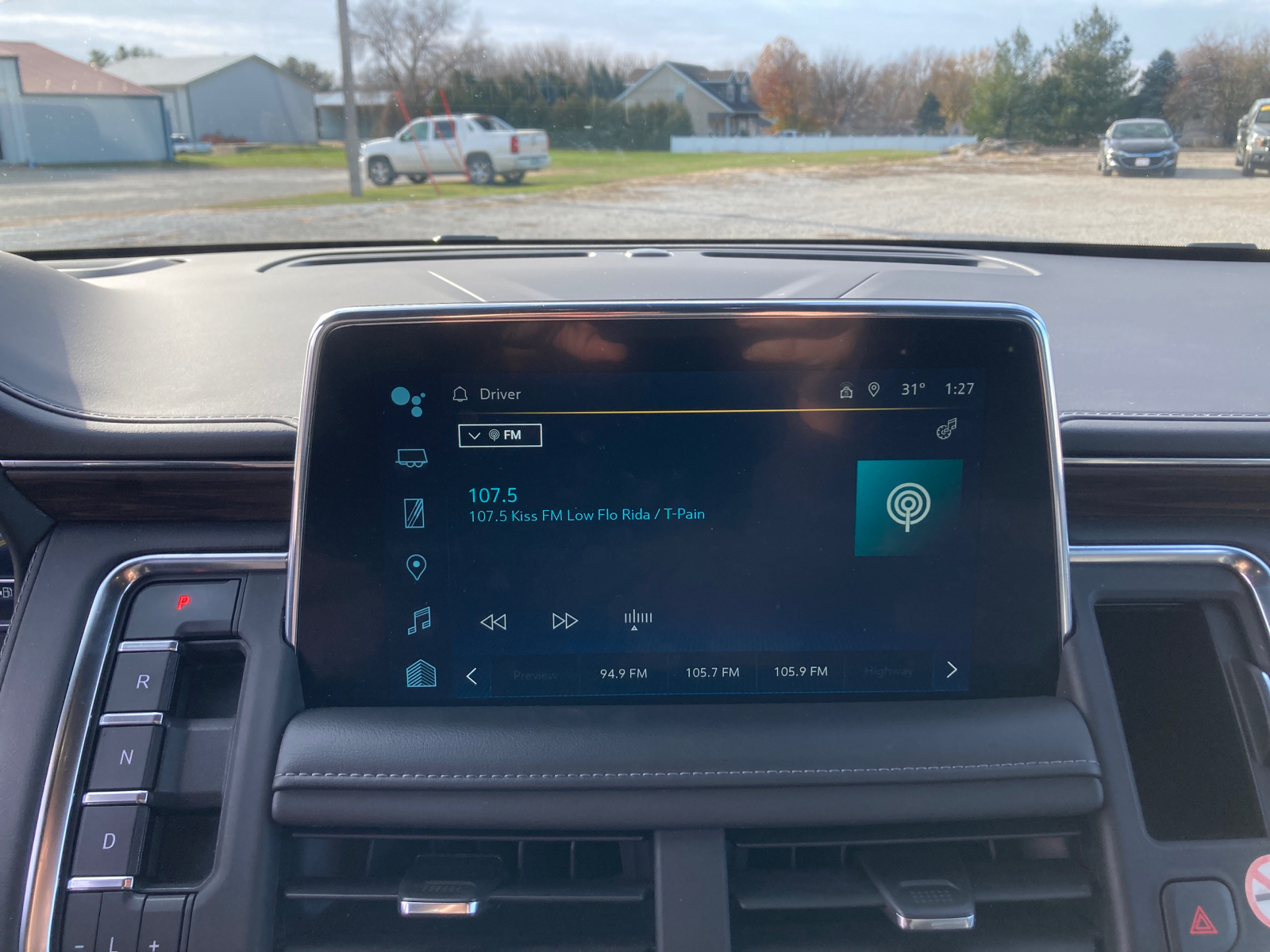 2023 Chevrolet Suburban LT 19