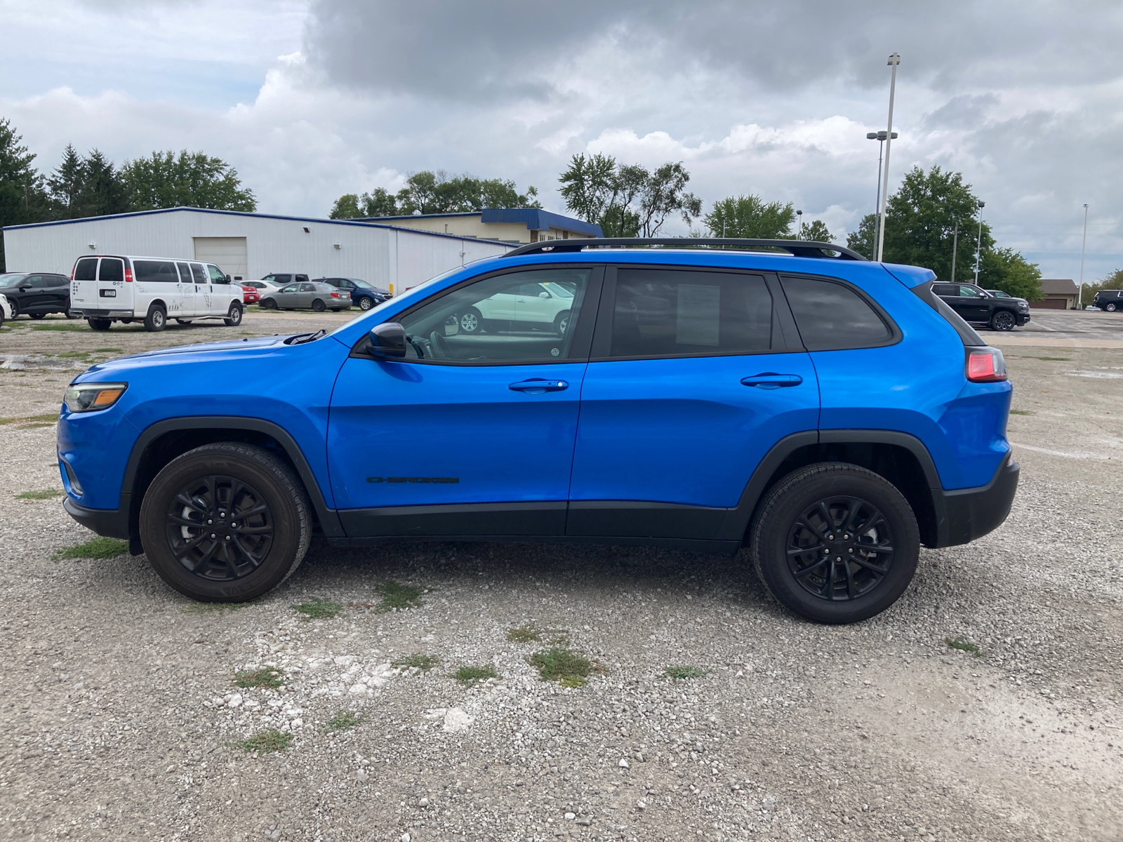 2023 Jeep Cherokee Altitude 5