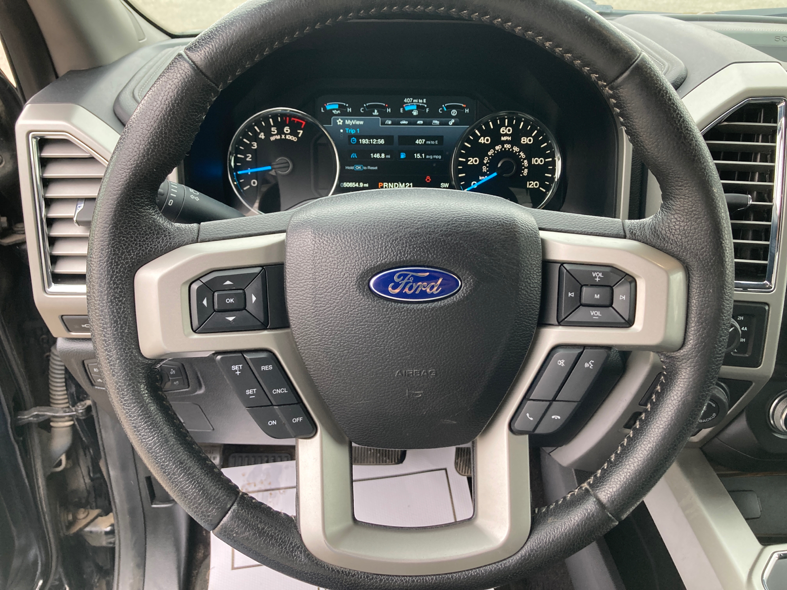 2016 Ford F-150 Lariat 11