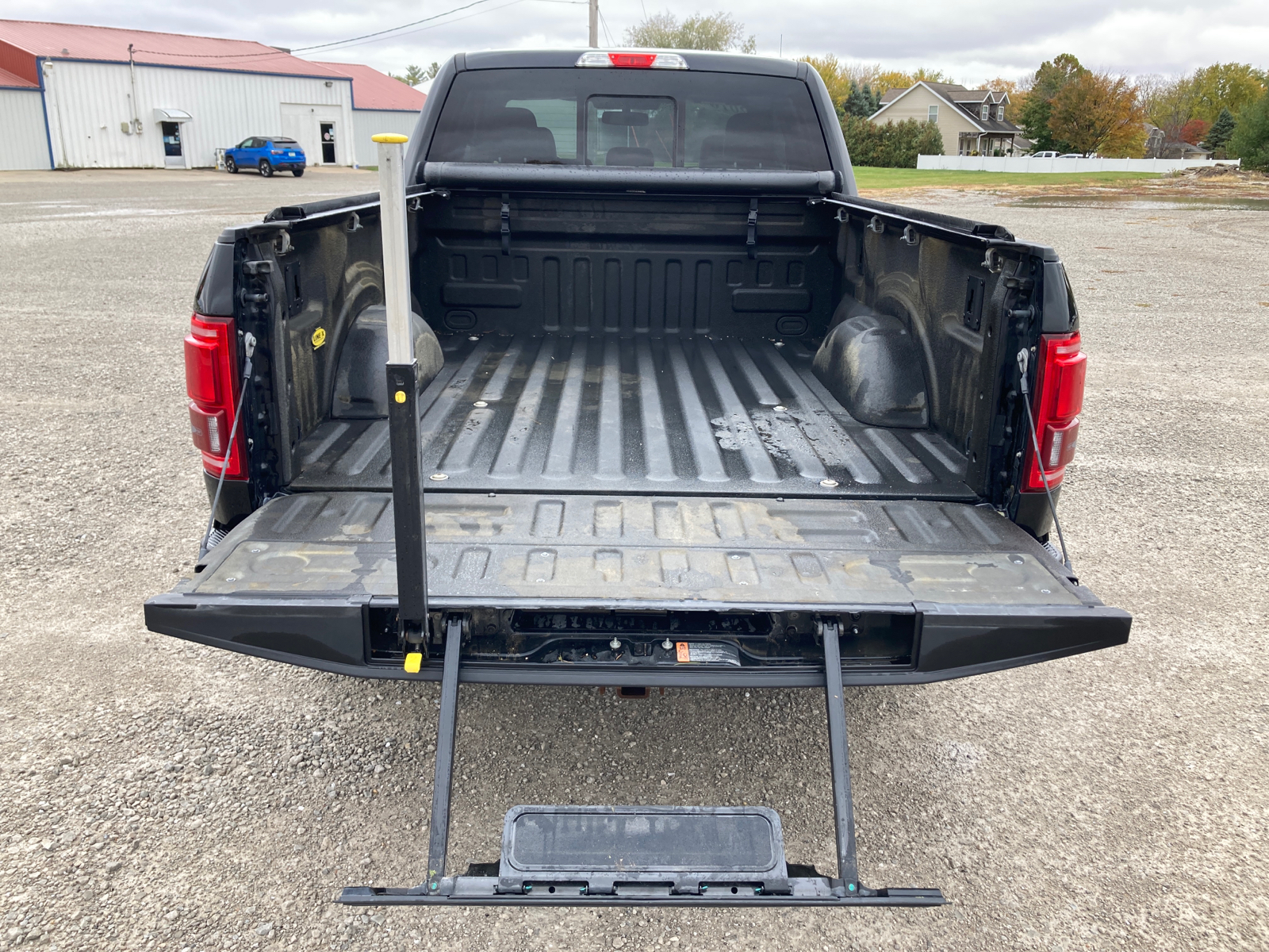 2016 Ford F-150 Lariat 37