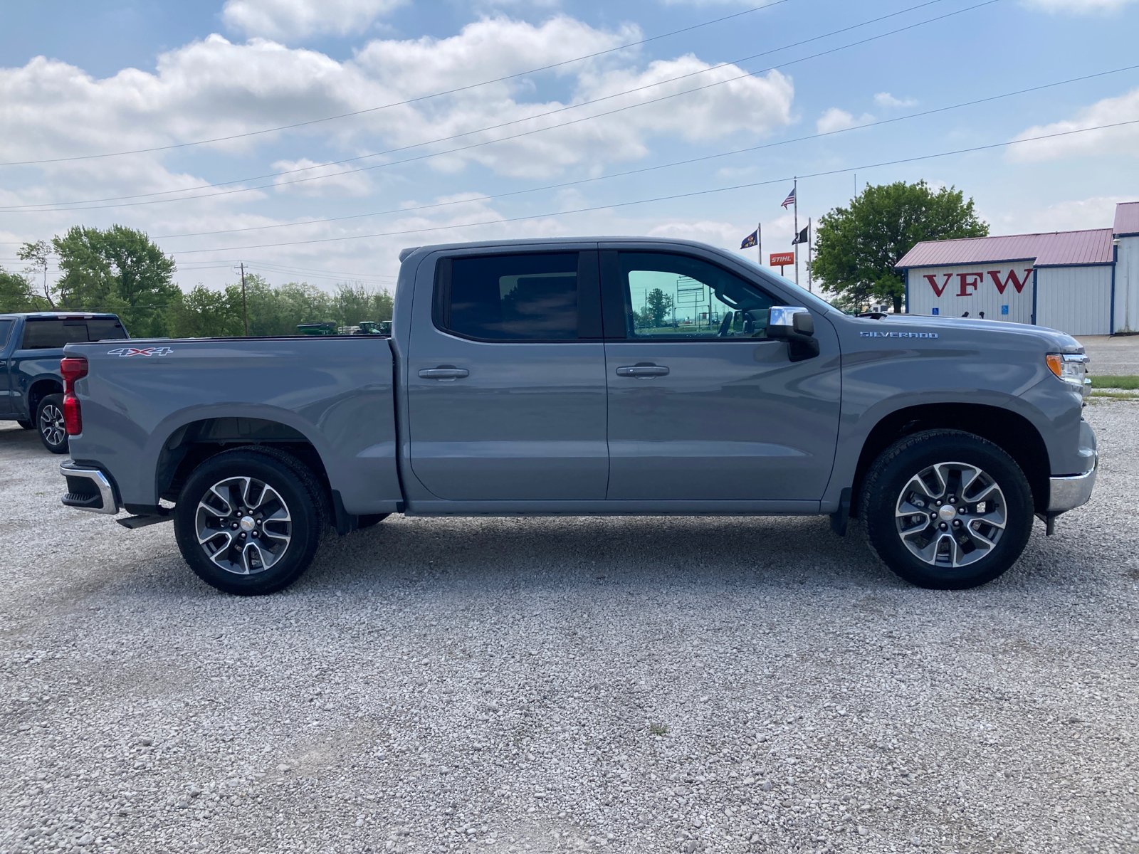 2024 Chevrolet Silverado 1500 LT 3