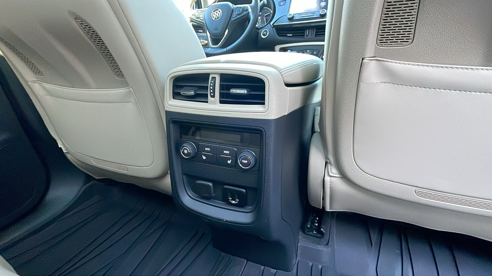 2017 Buick Envision Premium II 31