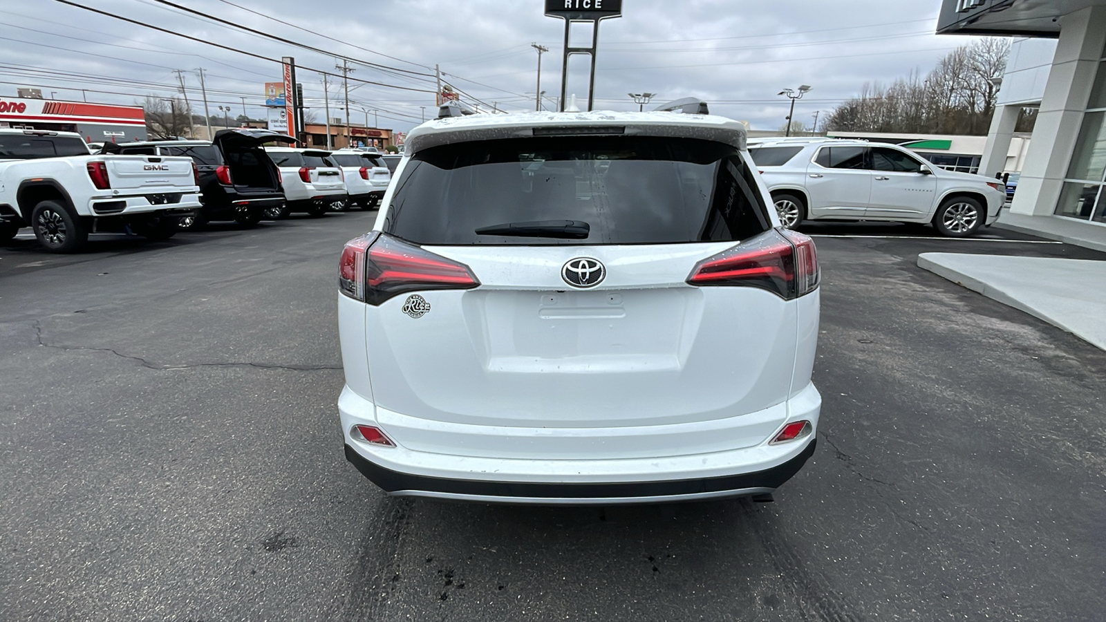 2018 Toyota RAV4 XLE 4