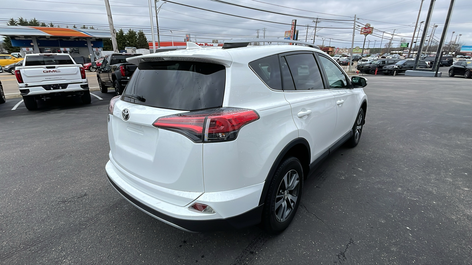 2018 Toyota RAV4 XLE 6