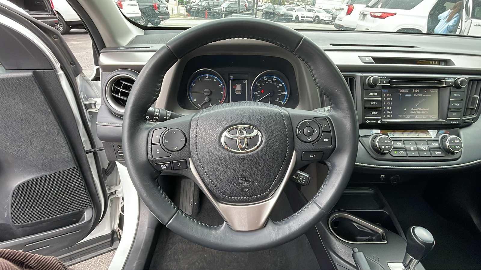 2018 Toyota RAV4 XLE 17